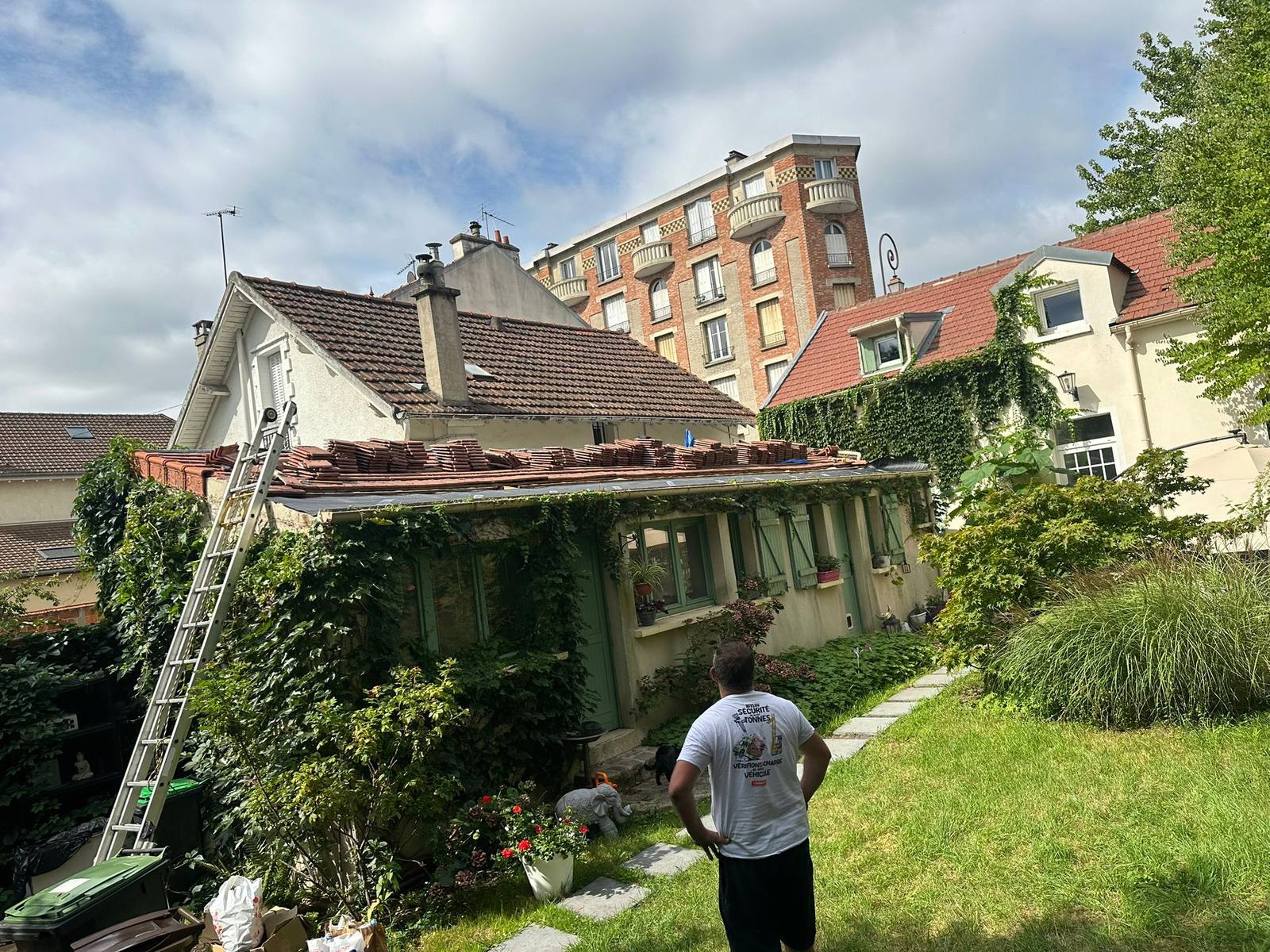 Chantier de couverture sur un pavillon aux Mureaux.
